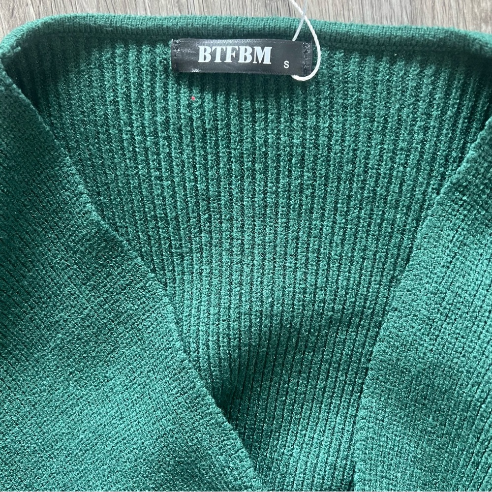 Emerald Green Cropped Sweater - image 3